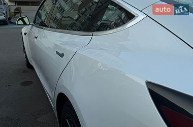 Седан Tesla Model 3 2020 в Виннице