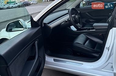 Седан Tesla Model 3 2020 в Виннице