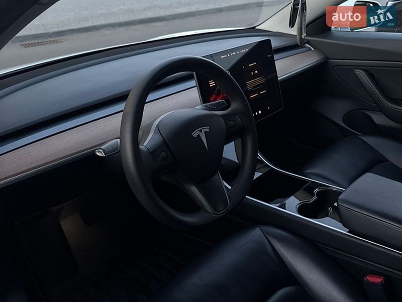 Седан Tesla Model 3 2020 в Виннице