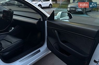 Седан Tesla Model 3 2020 в Виннице