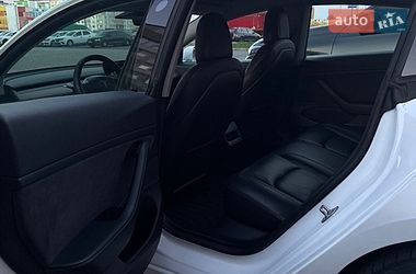 Седан Tesla Model 3 2020 в Виннице
