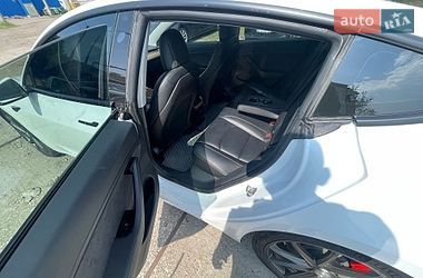 Седан Tesla Model 3 2018 в Києві