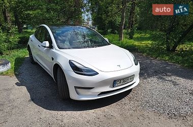 Седан Tesla Model 3 2021 в Черкасах