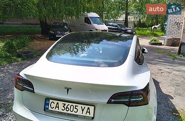 Седан Tesla Model 3 2021 в Черкасах