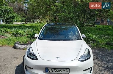 Седан Tesla Model 3 2021 в Черкасах