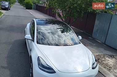 Седан Tesla Model 3 2021 в Черкасах