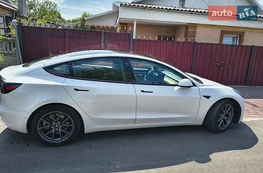 Седан Tesla Model 3 2021 в Черкасах