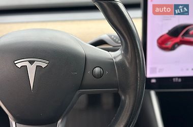 Седан Tesla Model 3 2019 в Києві
