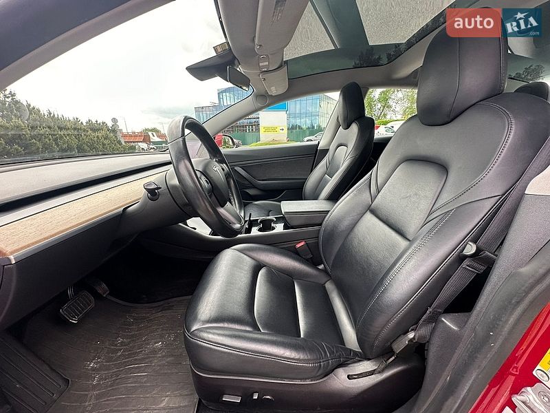 Седан Tesla Model 3 2019 в Києві