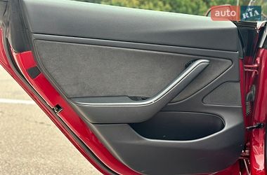 Седан Tesla Model 3 2019 в Києві