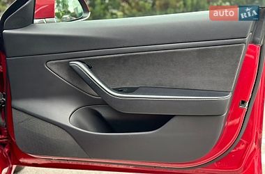 Седан Tesla Model 3 2019 в Києві
