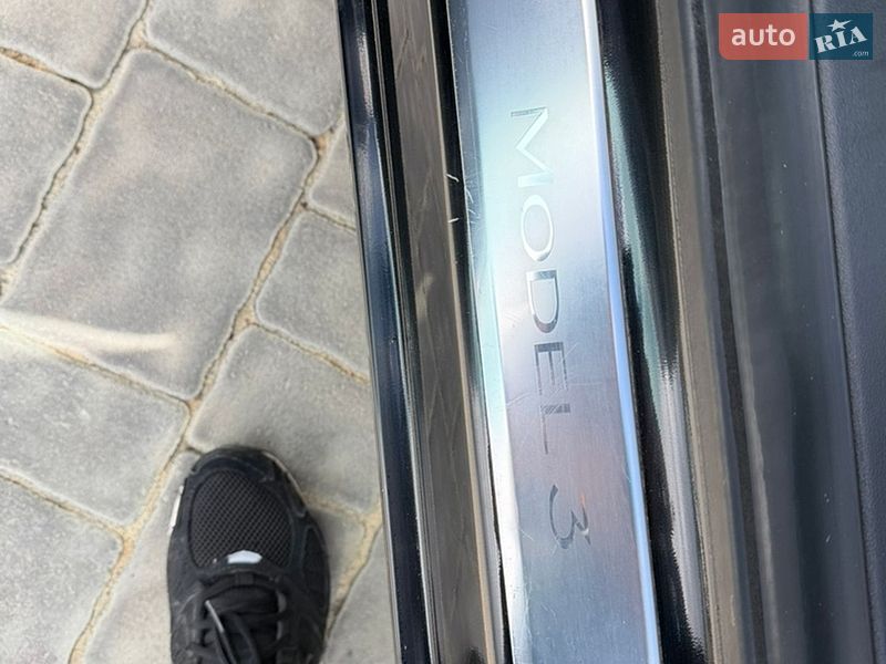 Седан Tesla Model 3 2020 в Ивано-Франковске