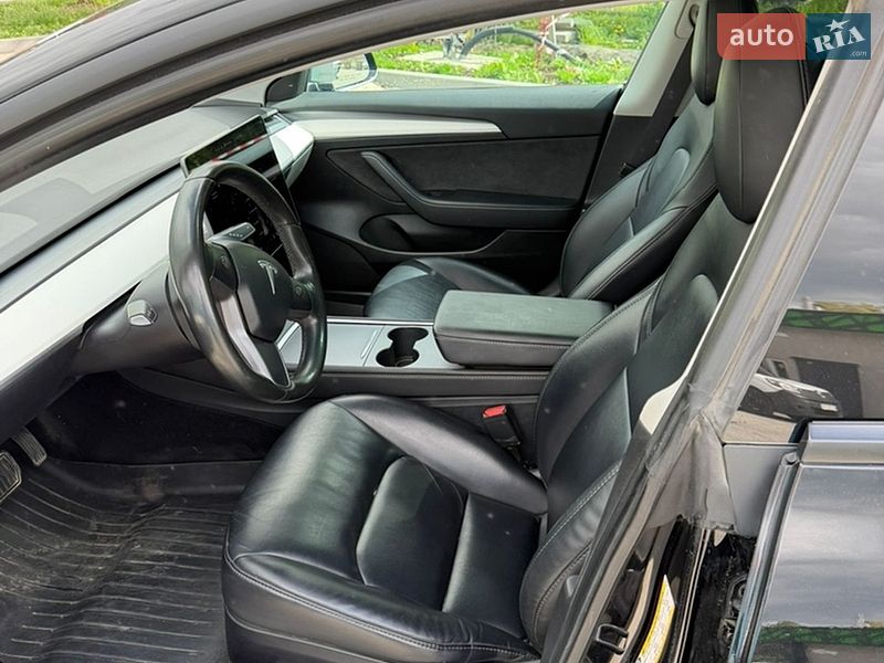 Седан Tesla Model 3 2020 в Ивано-Франковске
