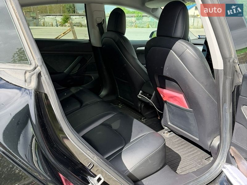 Седан Tesla Model 3 2020 в Ивано-Франковске