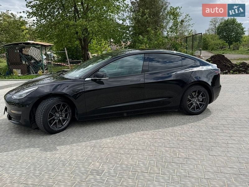 Седан Tesla Model 3 2020 в Ивано-Франковске