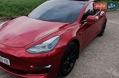 Седан Tesla Model 3 2018 в Івано-Франківську