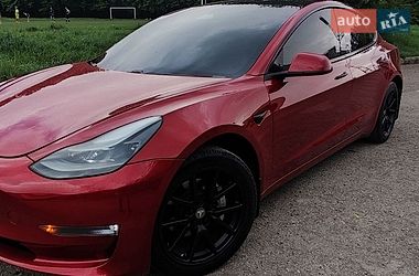 Седан Tesla Model 3 2018 в Івано-Франківську