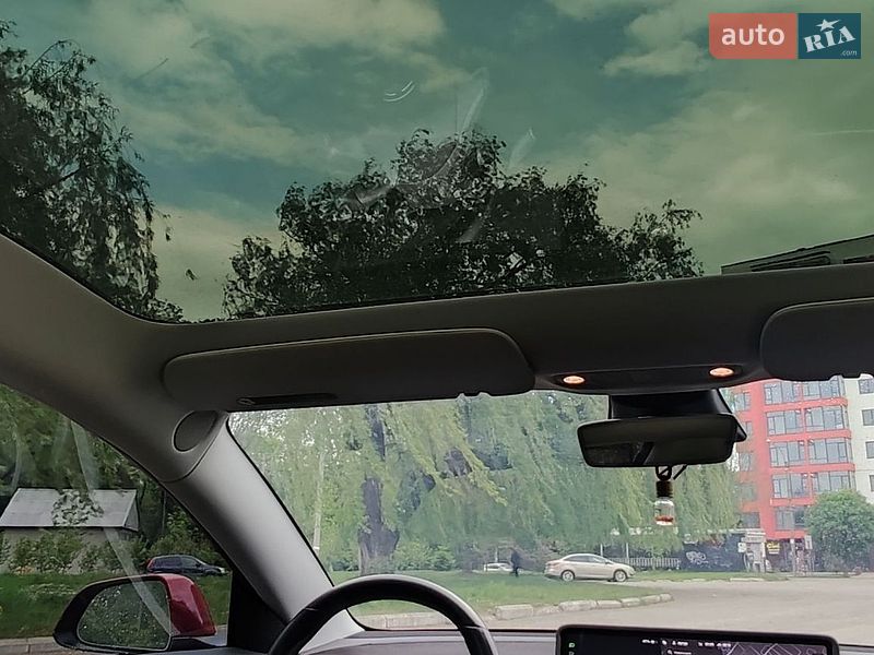 Седан Tesla Model 3 2018 в Івано-Франківську