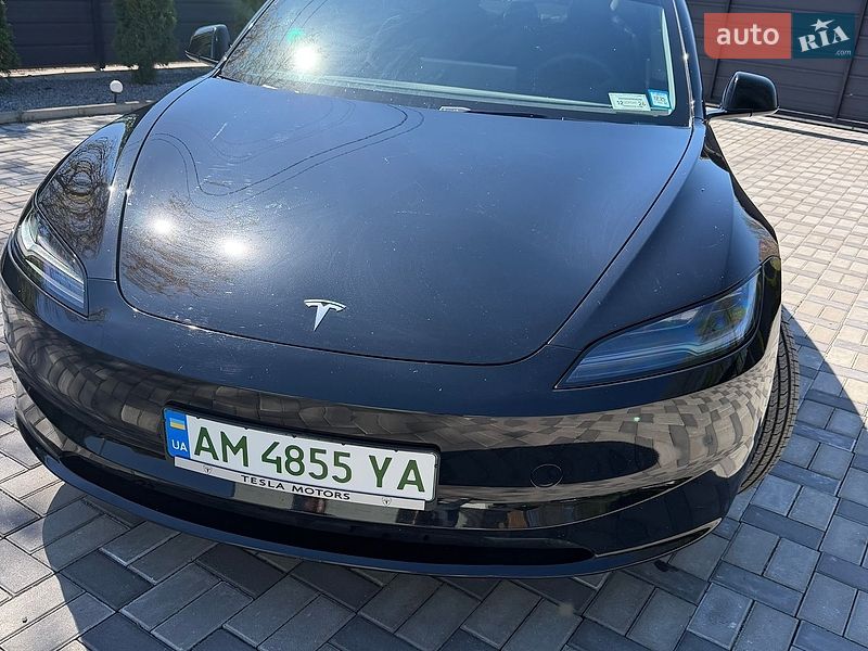 Седан Tesla Model 3 2024 в Звягеле