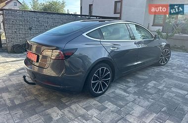 Седан Tesla Model 3 2019 в Киеве