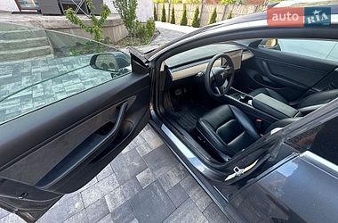 Седан Tesla Model 3 2019 в Киеве