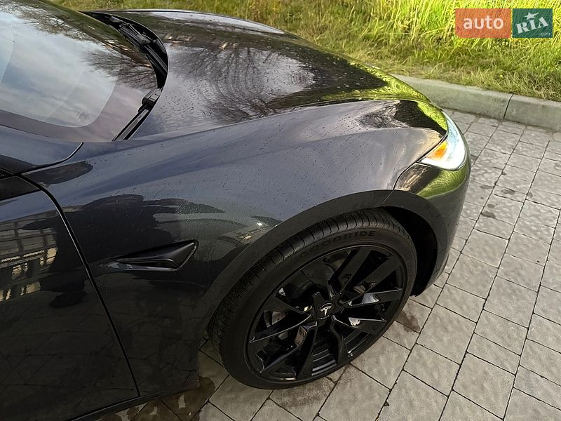 Седан Tesla Model 3 2024 в Львове