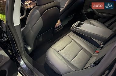 Седан Tesla Model 3 2024 в Львове