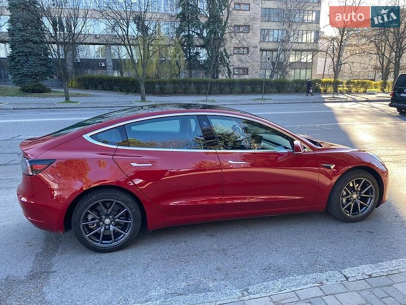 Седан Tesla Model 3 2019 в Днепре