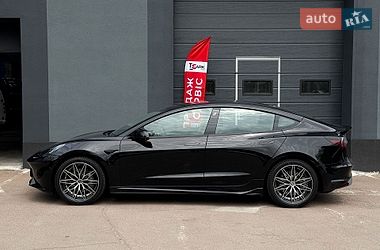 Седан Tesla Model 3 2022 в Києві