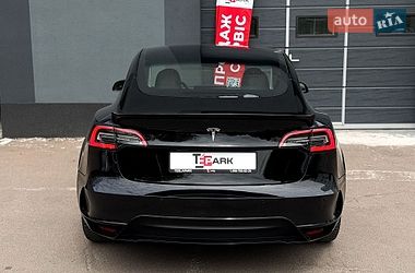 Седан Tesla Model 3 2022 в Києві