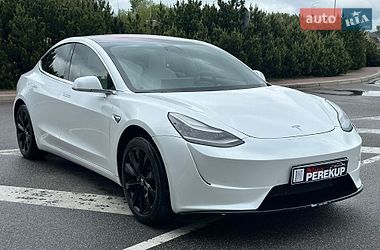 Седан Tesla Model 3 2019 в Киеве