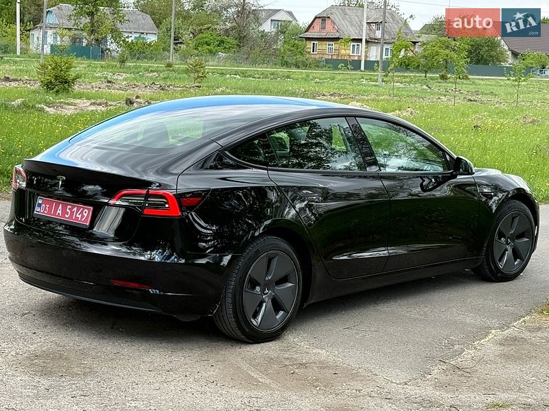 Седан Tesla Model 3 2023 в Киеве