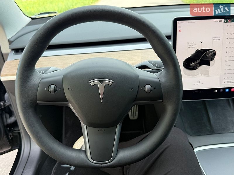 Седан Tesla Model 3 2023 в Киеве