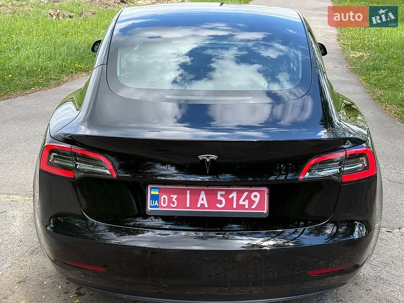 Седан Tesla Model 3 2023 в Киеве