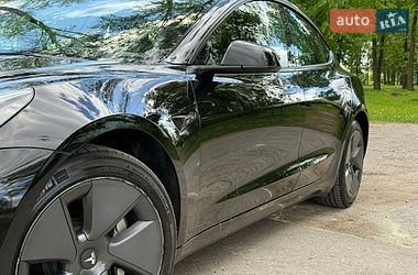 Седан Tesla Model 3 2023 в Киеве