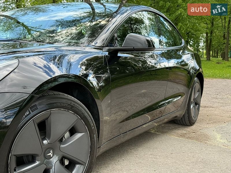 Седан Tesla Model 3 2023 в Киеве