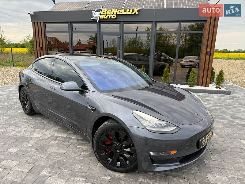 Tesla Model 3 2020