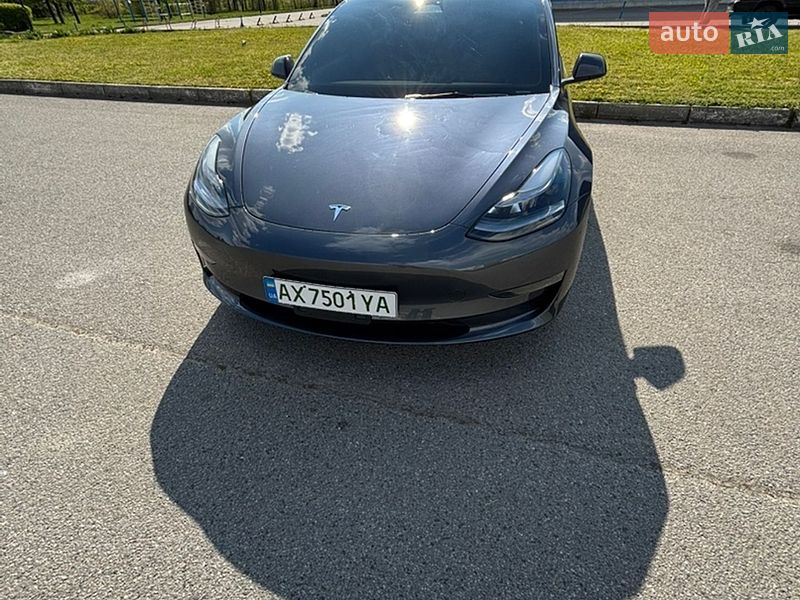 Седан Tesla Model 3 2023 в Харкові
