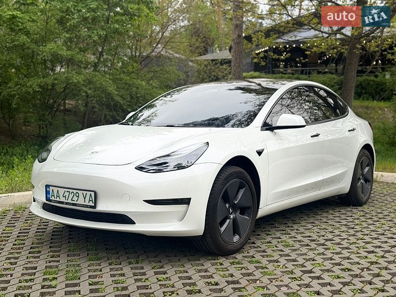 Седан Tesla Model 3 2020 в Киеве