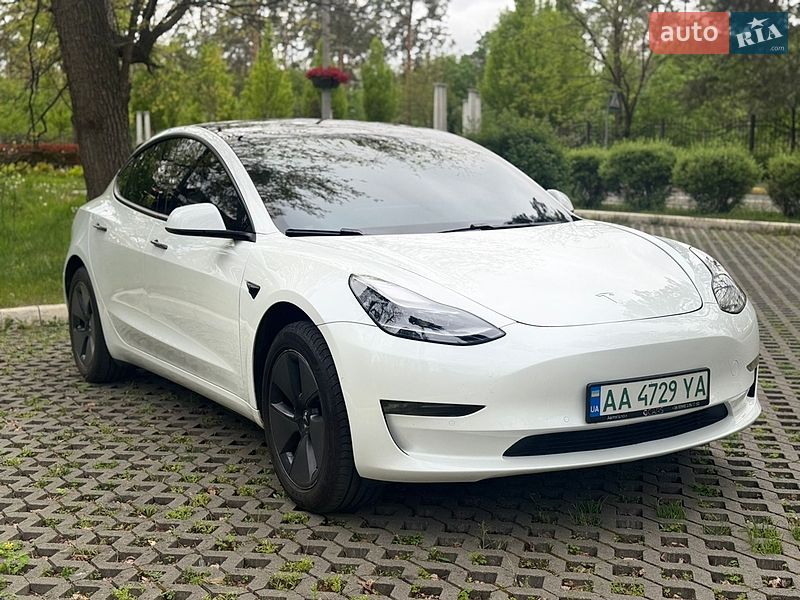 Седан Tesla Model 3 2020 в Киеве