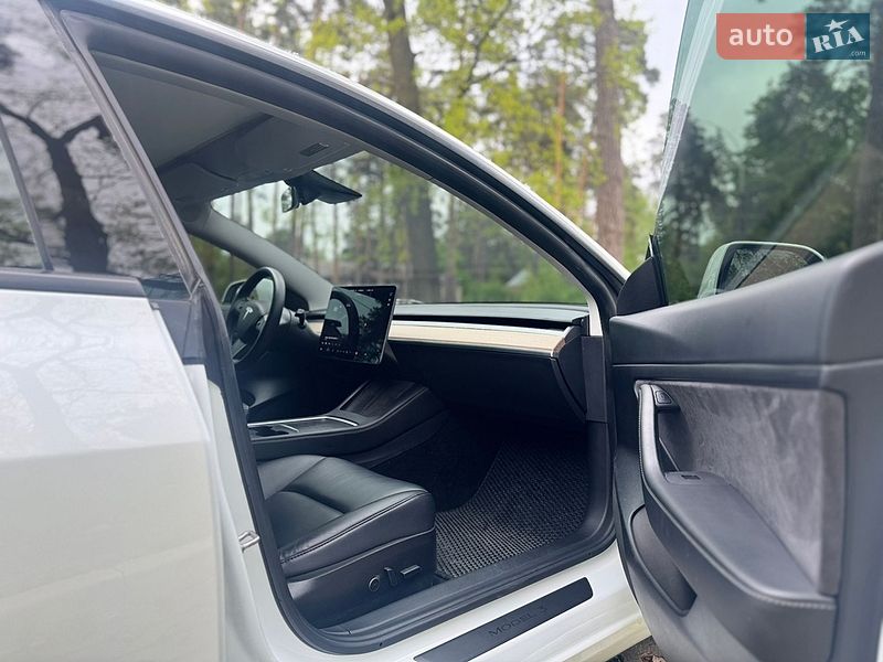 Седан Tesla Model 3 2020 в Киеве
