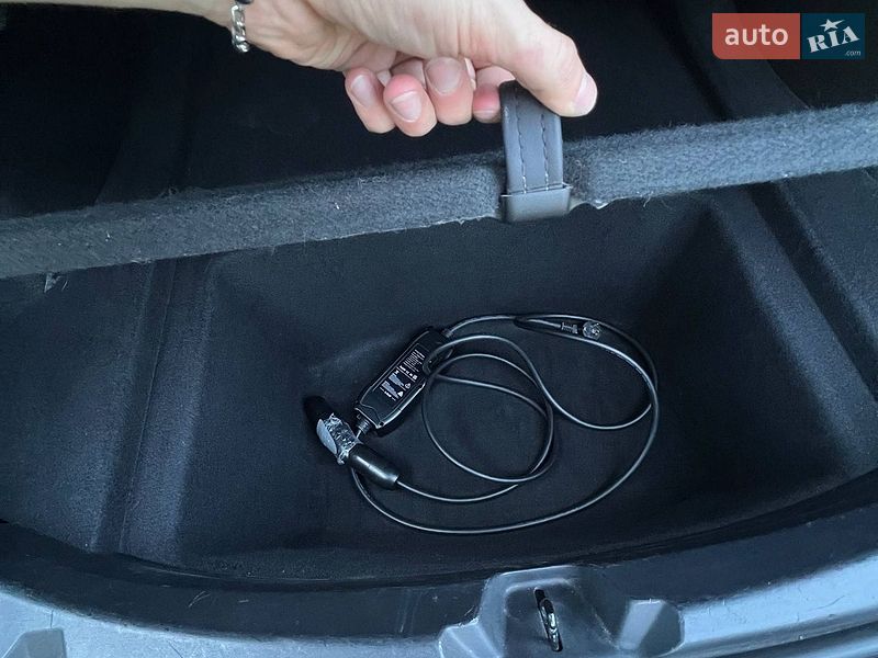 Седан Tesla Model 3 2019 в Одесі