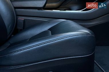 Седан Tesla Model 3 2019 в Одесі