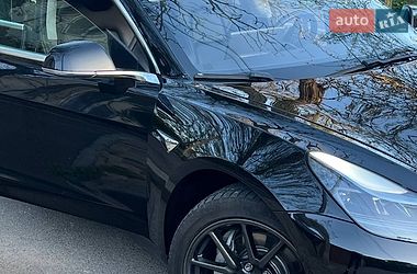 Седан Tesla Model 3 2019 в Одесі