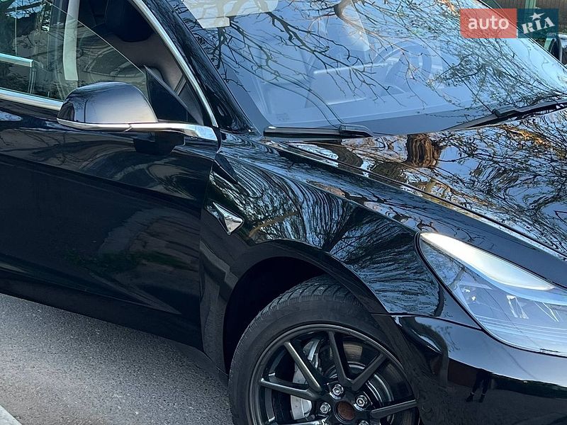 Седан Tesla Model 3 2019 в Одесі