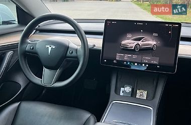 Седан Tesla Model 3 2022 в Костополе