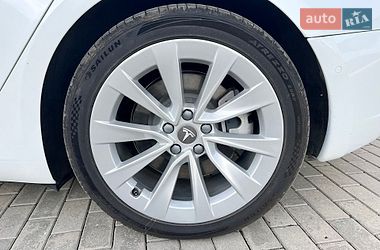 Седан Tesla Model 3 2022 в Костополе