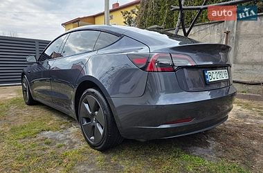 Седан Tesla Model 3 2023 в Львові