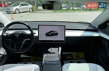 Седан Tesla Model 3 2022 в Львове