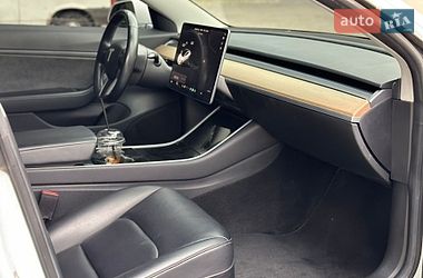 Седан Tesla Model 3 2018 в Кременчуці